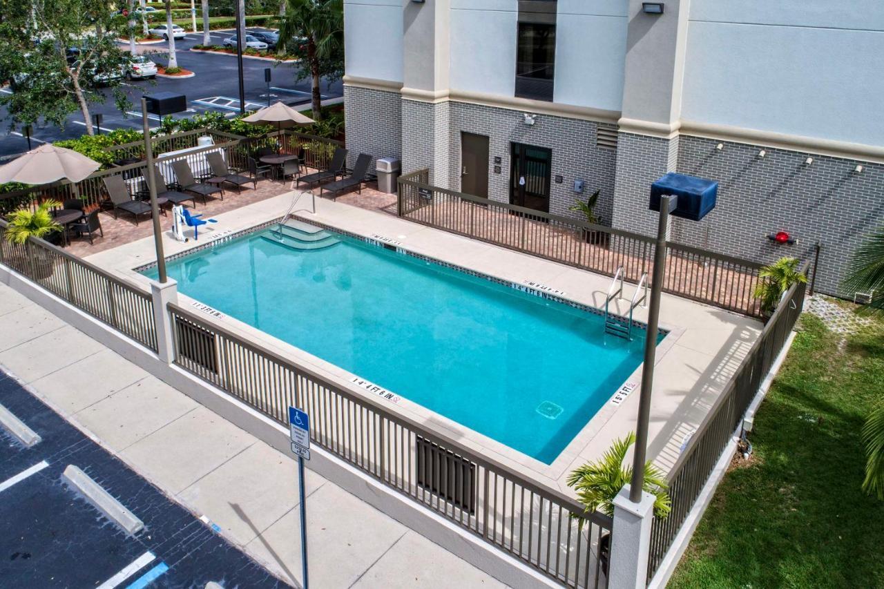 Hampton Inn & Suites Fort Myers Estero Ngoại thất bức ảnh